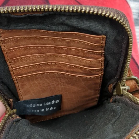 Harbor 2nd Leather Crossbody - Picture 6 of 9